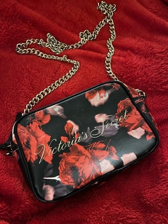 Victoria's Secret Black Floral Cosmetic Crossbody with Gold Chain - Picture 2 of 3